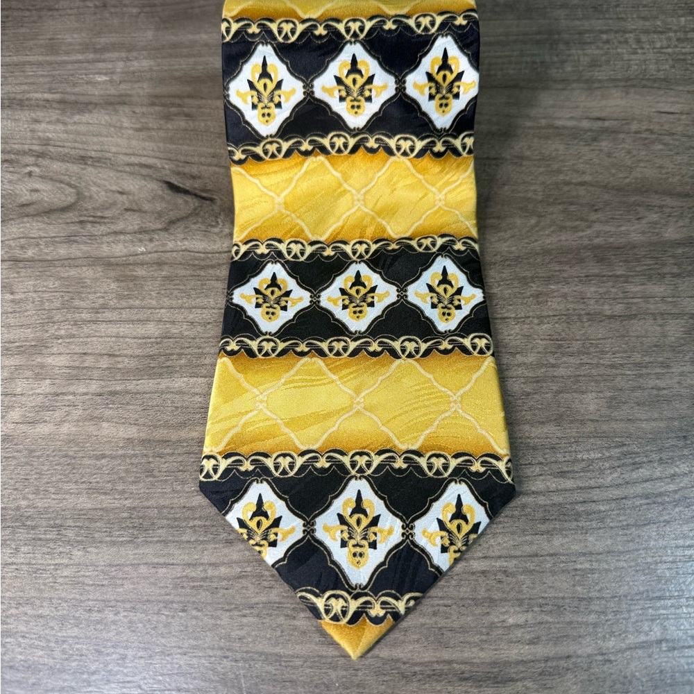 Vintage Valentina Milano 100% Silk Handmade Necktie Italy Devil Skeleton 60.25”L